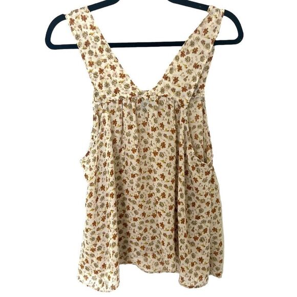 Ditsy Floral Flowy Bohemian Square Neck Tank Top - Picture 7 of 10